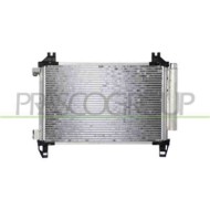 TY328C003_1.JPG Condensatore Per Toyota Yaris Dal 2011 Al 2014