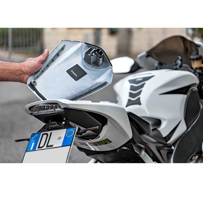 91818-A-04.JPG Opti Tracker Compact Localizzatore Ultra Sottile Adesivo Localizzatori Segnalazione