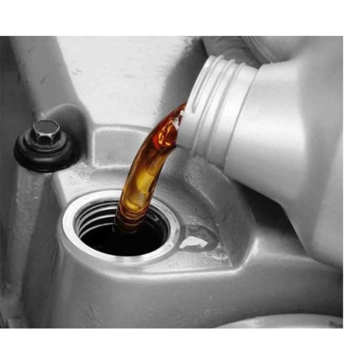 TOTAL 10 LITRI.jpg Total Classic 7 10w40 Kit Promo 10 Litri Olio Motore Auto Benzina Diesel E Furgoni Leggeri