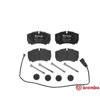 P24084_1.JPG Kit pastiglie freno, Freno a disco P 24 084 BREMBO per FORD
