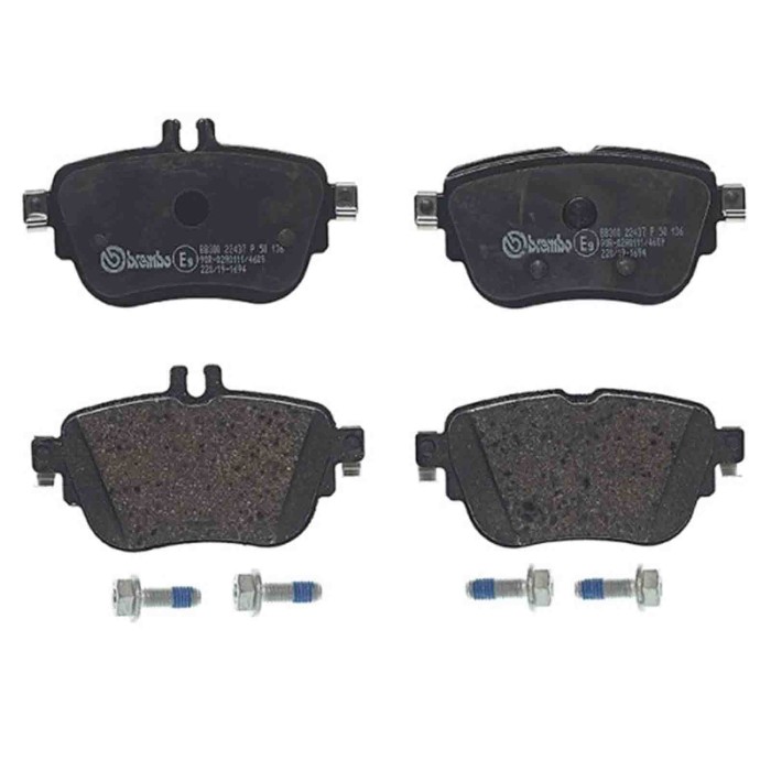 P50136_1.JPG Kit pastiglie freno, Freno a disco P 50 136 BREMBO per MERCEDES-BENZ