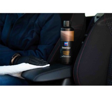 let_!.jpg Cartec Nutriente E Protettivo Per Interni In Pelle Auto Ravvivante Essentials Leather Cream - 500ml