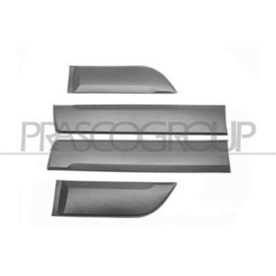 DA8241400_1.JPG Kit Modanature Porta Per Dacia Duster Dal 2018 Al 2021